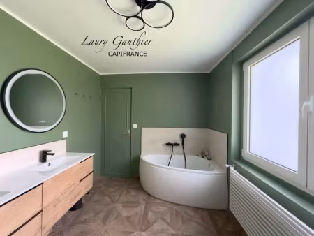vente maison 8 pièces 208 m² à la chapelle-d'armentières (59930)  745 000 €