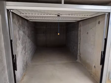 location parking 13.27 m² à ajaccio (20000)  120 €