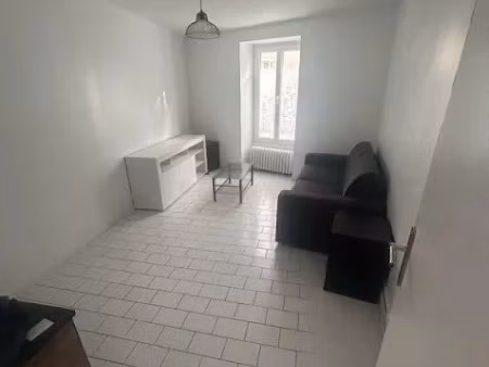 location meublée appartement 1 pièce 26 m² à jouy-en-josas (78350)  790 €