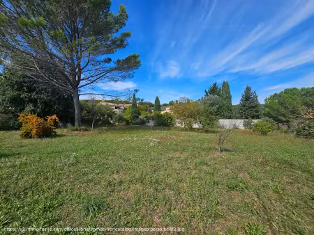 vente terrain 1000 m² à lorgues (83510)  230 000 €