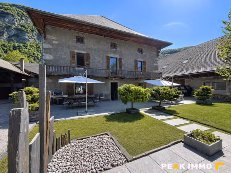 vente maison 5 pièces 185 m² à doussard (74210)  695 000 €