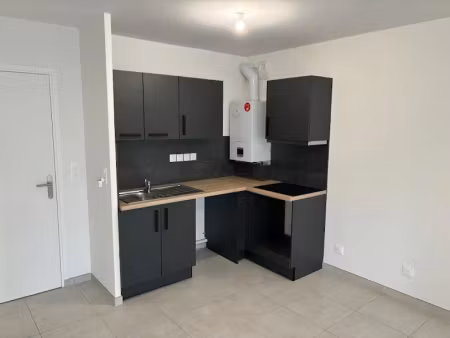 location appartement 2 pièces 38.44 m² à bourg-en-bresse (01000)  600 €