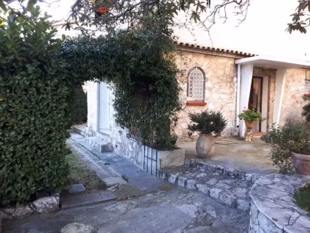 location meublée maison 2 pièces 35 m² à nice (06000)  820 €