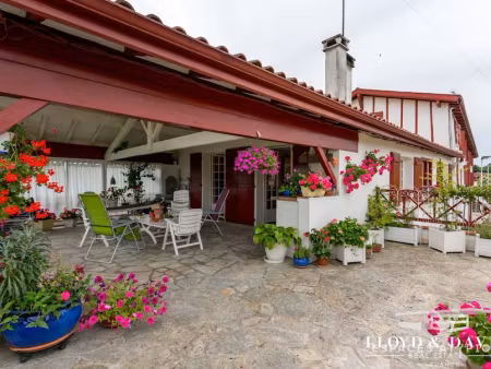 vente maison 7 pièces 235 m² à la bastide-clairence (64240)  760 000 €