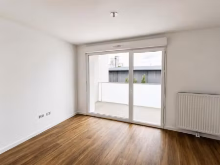 location appartement 2 pièces 48.9 m² à lille (59000)  760 €