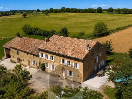 vente ferme 7 pièces 273 m² à falga (31540)  490 000 €