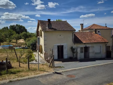 vente maison 4 pièces 90 m² à nontron (24300)  61 000 €