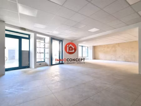 location locaux professionnels 2 pièces 142 m² à laudun-l'ardoise (30290)  700 €
