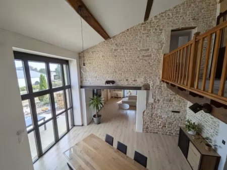 vente maison 6 pièces 157 m² à aigondigné (79370)  285 000 €