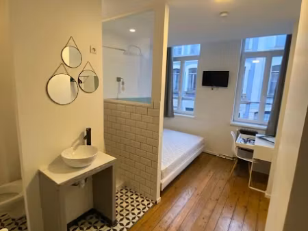 location meublée maison 5 pièces 138 m² à roubaix (59100)  560 €