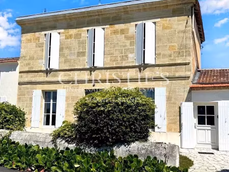 vignoble avec dépendances cars (33)
