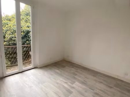 location appartement 2 pièces 43 m² à auxerre (89000)  580 €
