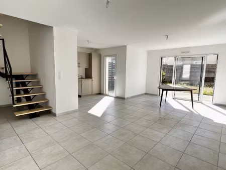 vente maison 4 pièces 87 m² à sainte-gemmes-sur-loire (49130)  329 900 €