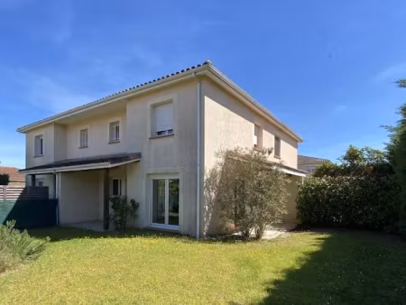 location maison 3 pièces 73 m² à toulouse (31000)  1 000 €