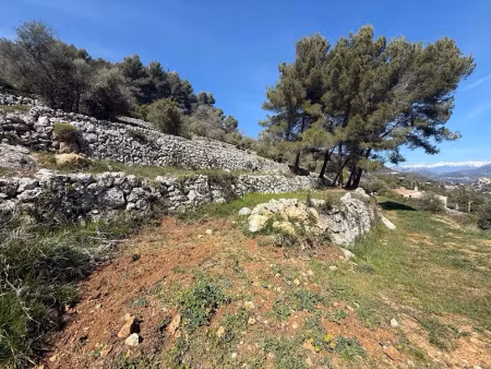 vente terrain 1400 m² à carros (06510)  250 000 €