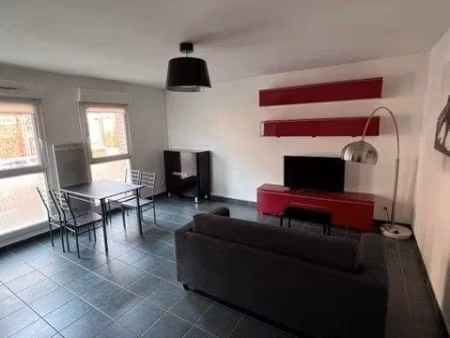 location meublée appartement 2 pièces 46 m² à amiens (80000)  745 €