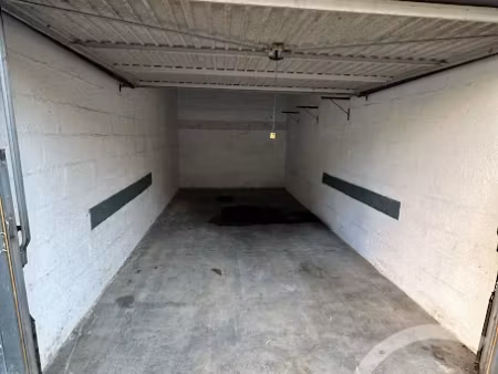location parking à nantes (44000)  85 €