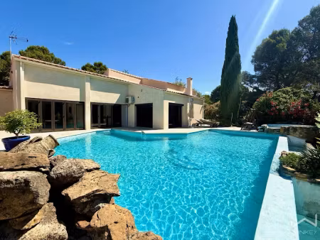 vente maison 8 pièces 203.7 m² à uchaux (84100)  559 000 €
