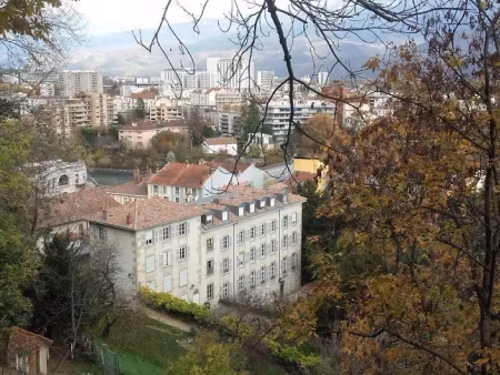 location meublée appartement 2 pièces 35 m² à grenoble (38000)  710 €