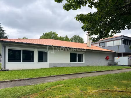 vente locaux professionnels 23 pièces 965 m² à pau (64000)  1 315 000 €