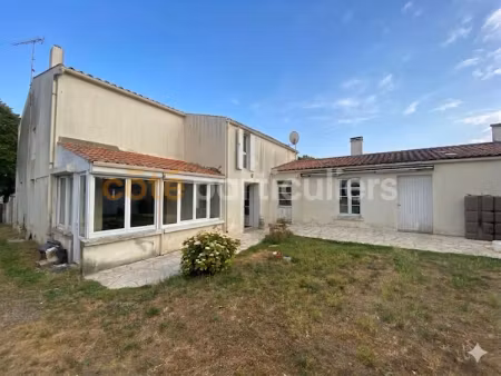 vente maison 7 pièces 195 m² à saint-michel-en-l'herm (85580)  283 230 €