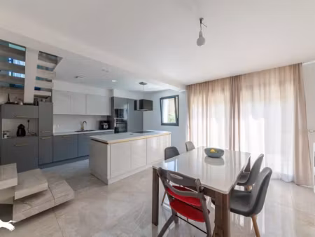 vente maison 4 pièces 118 m² à goudourville (82400)  205 000 €