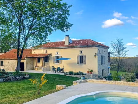 maison avec piscine et jardin mauroux (46)