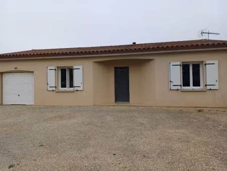 vente maison 4 pièces 77 m² à civray (86400)  128 400 €