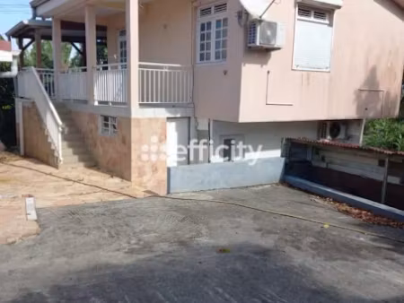 vente maison 10 pièces 210 m² à saint esprit (97270)  400 000 €