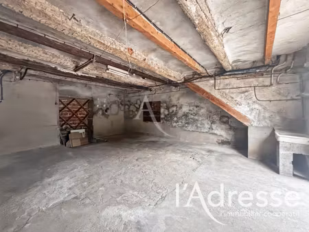 location parking 44 m² à aubagne (13400)  500 €