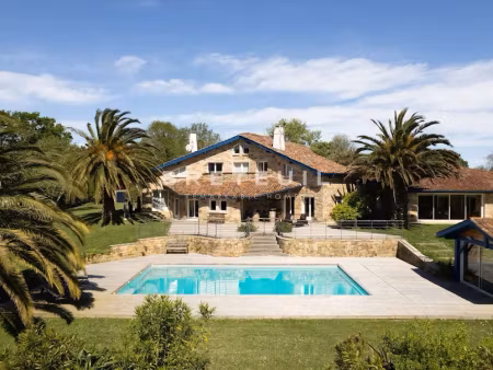 vente maison 10 pièces 470 m² à urrugne (64122)  2 630 000 €