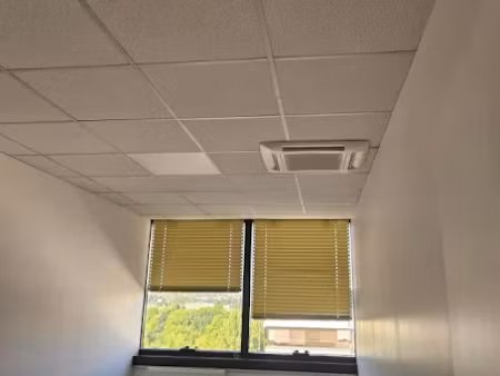 location locaux professionnels 1 pièce 13 m² à cergy (95000)  270 €
