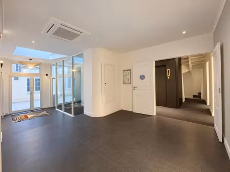 location locaux professionnels 527 m² à paris 16ème (75016)  22 583 €