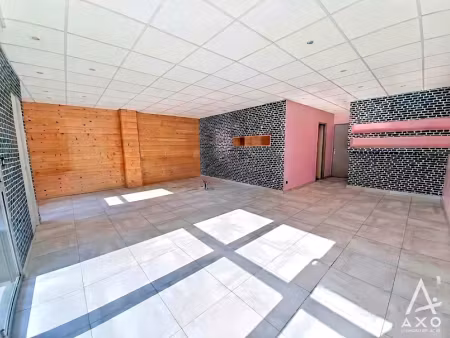 location locaux professionnels 3 pièces 57 m² à lourdes (65100)  1 095 €