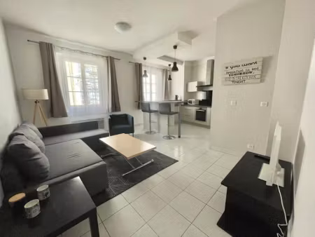 location meublée appartement 3 pièces 71.13 m² à nice (06000)  1 612 €