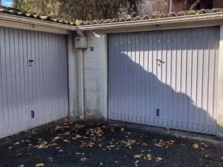 location parking 20 m² à bergerac (24100)  45 €