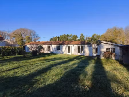 vente immeuble 6 pièces 154 m² à saint-vivien-de-médoc (33590)  212 800 €