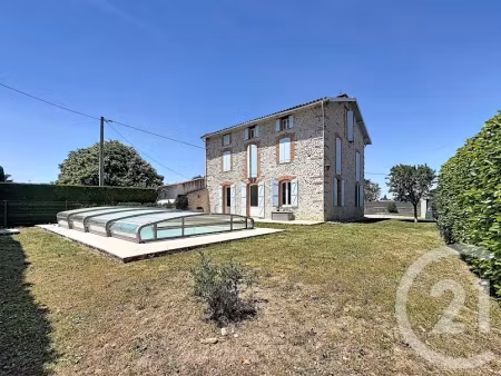 vente maison 5 pièces 185 m² à la tour-du-crieu (09100)  381 000 €