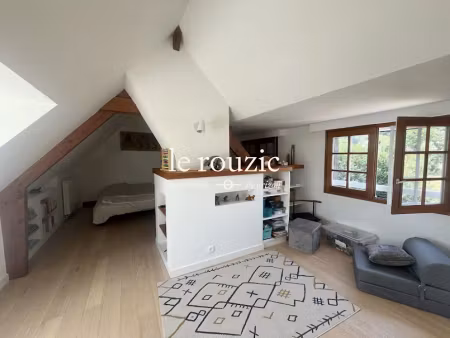 location meublée maison 6 pièces 174.03 m² à arradon (56610)  2 250 €