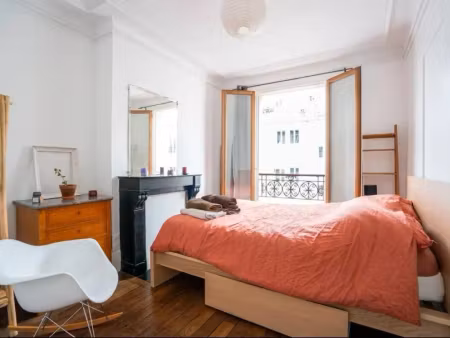 location meublée appartement 2 pièces 28 m² à paris 18ème (75018)  1 300 €