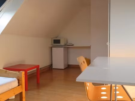 location meublée chambre 1 pièce 12 m² à salouël (80480)  320 €