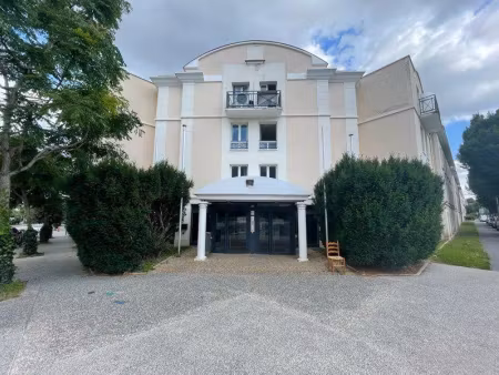 location meublée appartement 1 pièce 19 m² à cergy (95000)  695 €