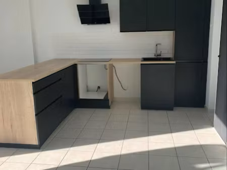 location appartement 2 pièces 47 m² à avignon (84000)  710 €