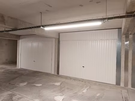 location parking 17 m² à aix-en-provence (13090)  150 €