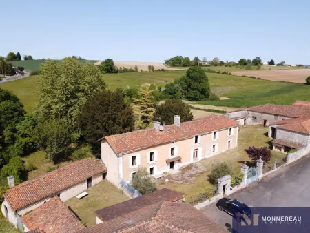 vente maison 8 pièces 284 m² à chadurie (16250)  181 900 €