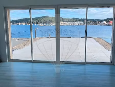 vente immeuble 14 pièces 420 m² à la seyne-sur-mer (83500)  2 100 000 €