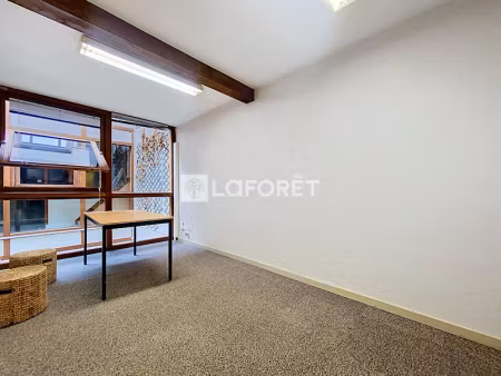 location locaux professionnels 4 pièces 12 m² à elbeuf (76500)  240 €