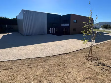 location locaux professionnels 0 pièces 300 m² à davézieux (07430)  2 800 €