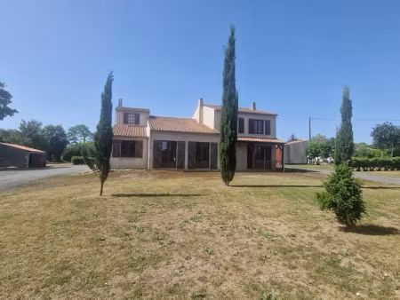 vente maison 7 pièces 210 m² à vallans (79270)  208 000 €