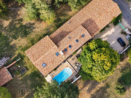 propriété avec piscine et jardin lavoux (86)